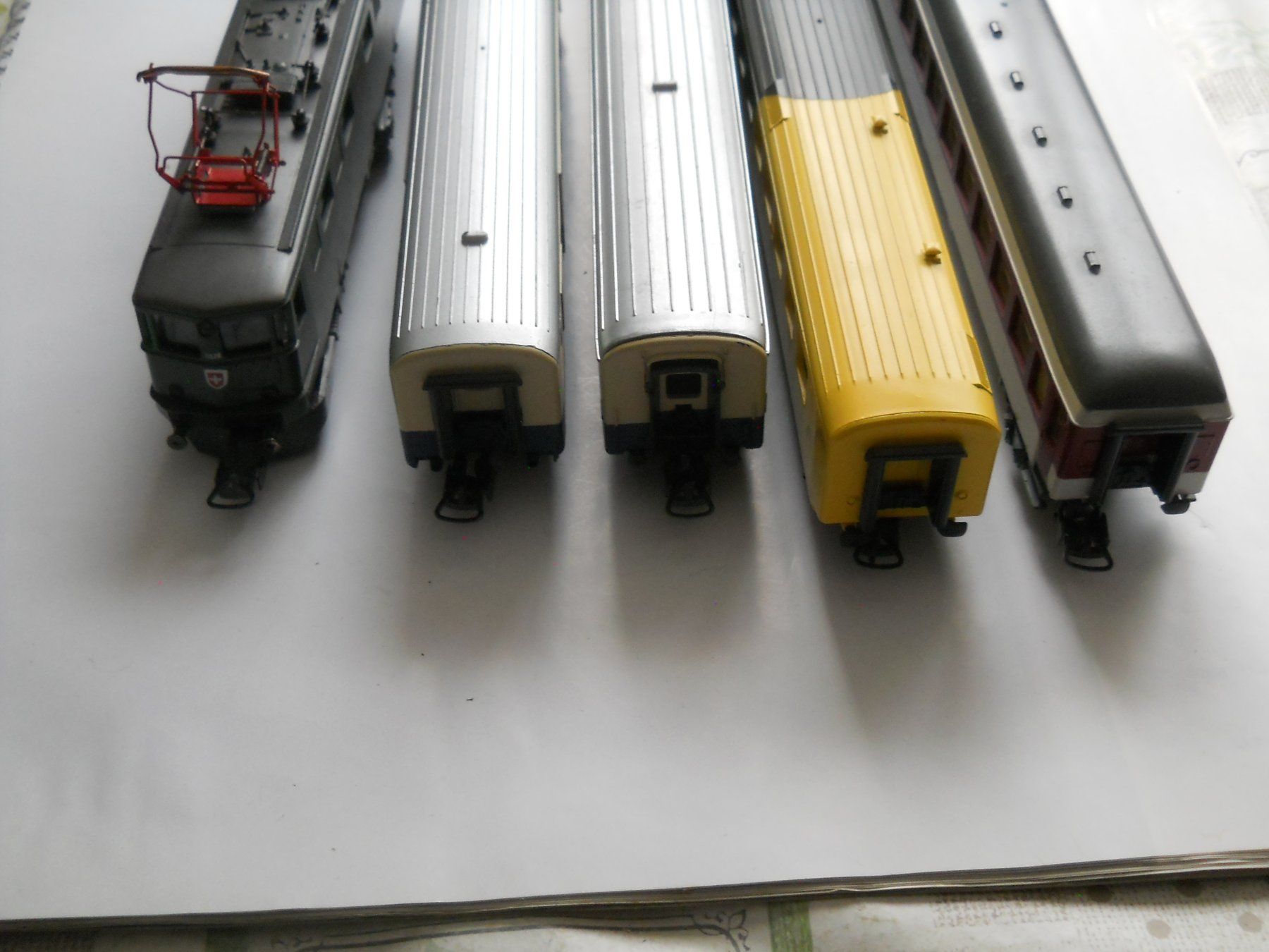 Lima Modelleisenbahnen: Lima Zug BLS mit Käsewagen von Lima – Gebraucht aus Schwanden GL von roerich20 1