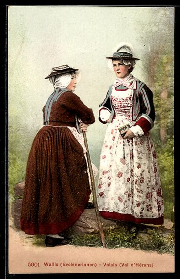 Cartoline postali: AK Wallis, Evolenerinnen in Tracht – Usato da Berlin venduto da bartko-reher