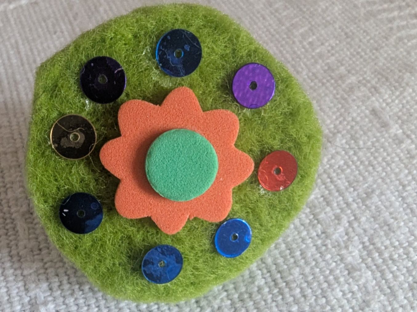 Anelli: Bague artisanale en feutre vert pomme – Usato da Lausanne venduto da Nchiva