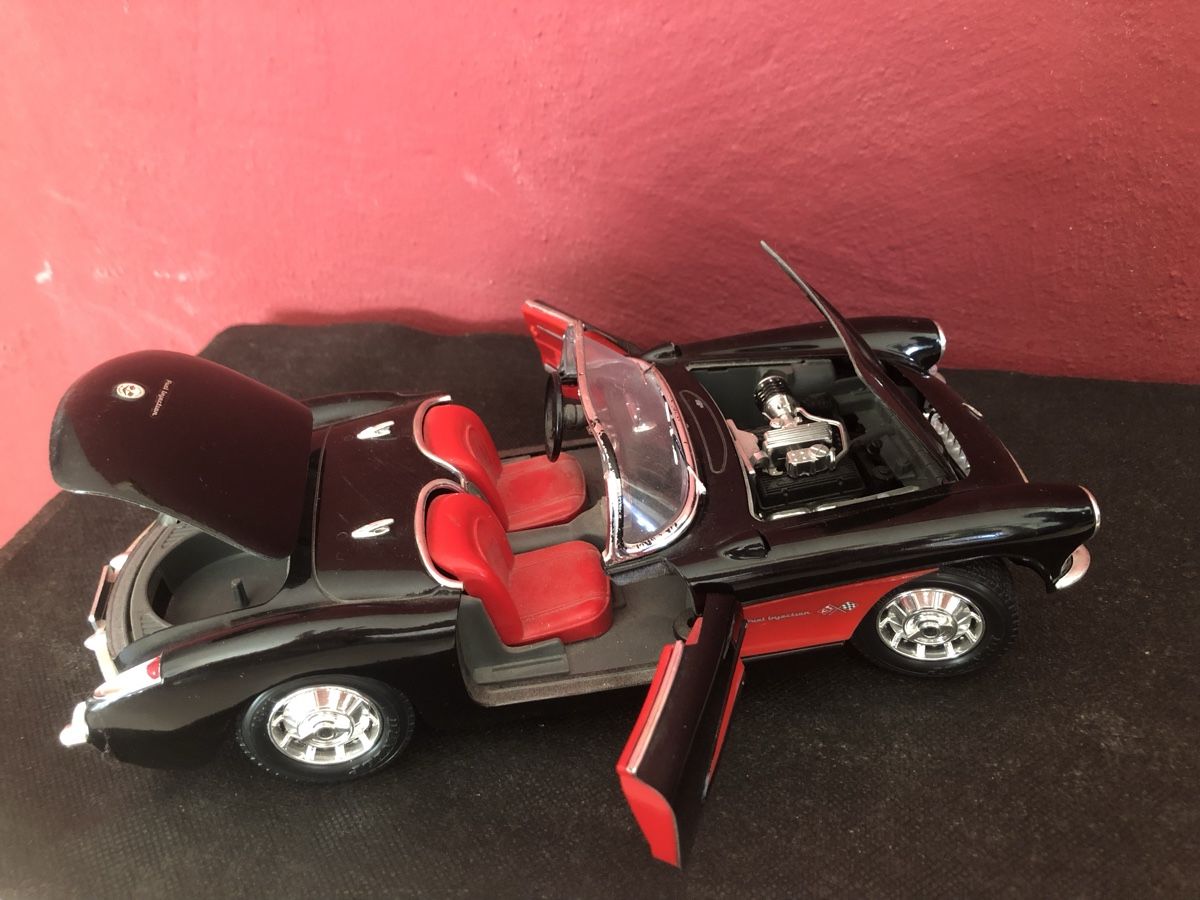 Chevrolet Modellini d'auto: Chevrolet Corvette 1957 (Modellauto) – Usato da Regensdorf venduto da Omega1300 3