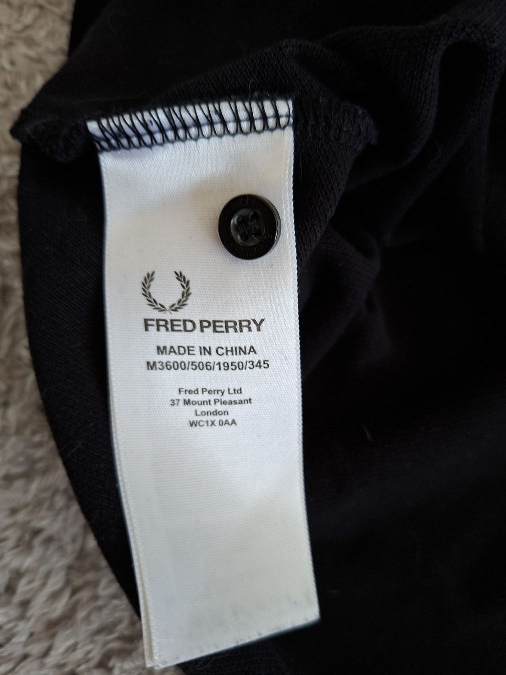 Fred Perry Polo-Shirts: Polo Fred Perry noir et jaune taille M  – Gebraucht aus Renens VD von ser_j2fn 4
