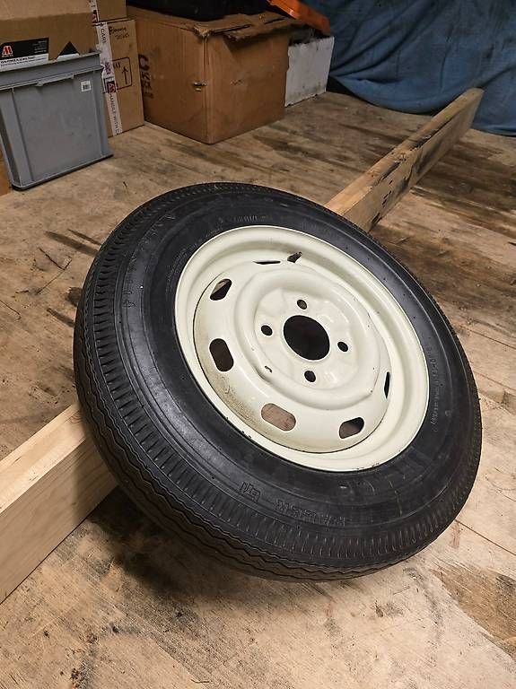 Pneumatici & Ruote complete: VW Käfer Reserverad in gutem Zustand – Usato da Grosswangen venduto da LUNI_Classic_Cars 1