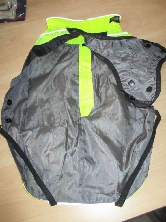 Abbigliamento: Regenmäntel  von rogz gr.22cm  NEU – Nuovo e nell'imballaggio originale da Winterthur venduto da katzen07 6