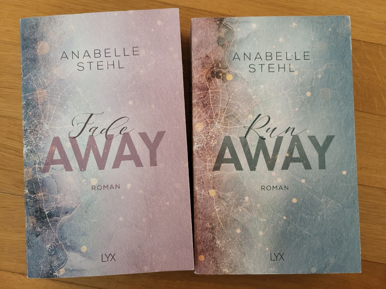 Livres: fade away & run away – D'occasion à Wermatswil par Baghera0