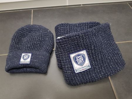 Superdry Mütze und Schal