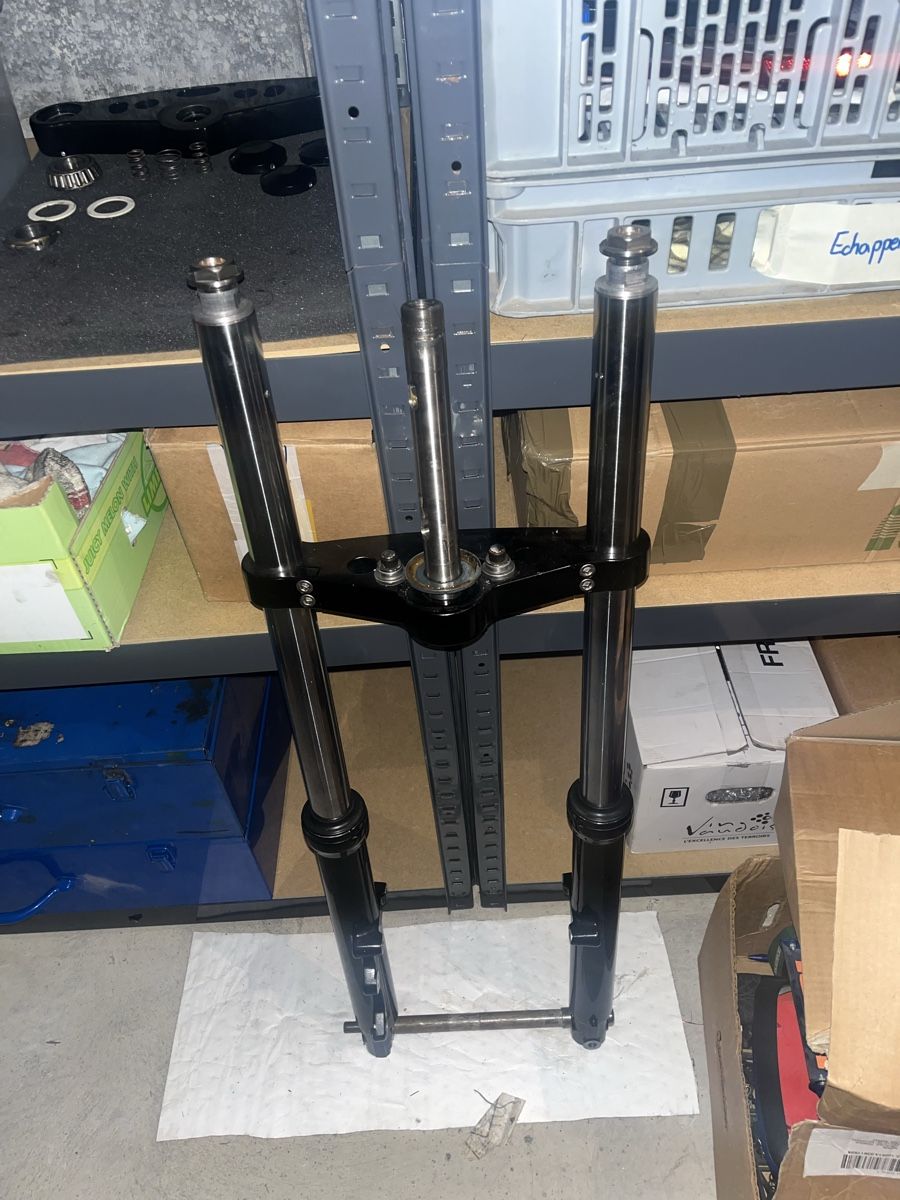 Tutti i ricambio per moto: Fourche Muller +30’ Harley Davidson – Usato da Servion venduto da Mils_Lvnde