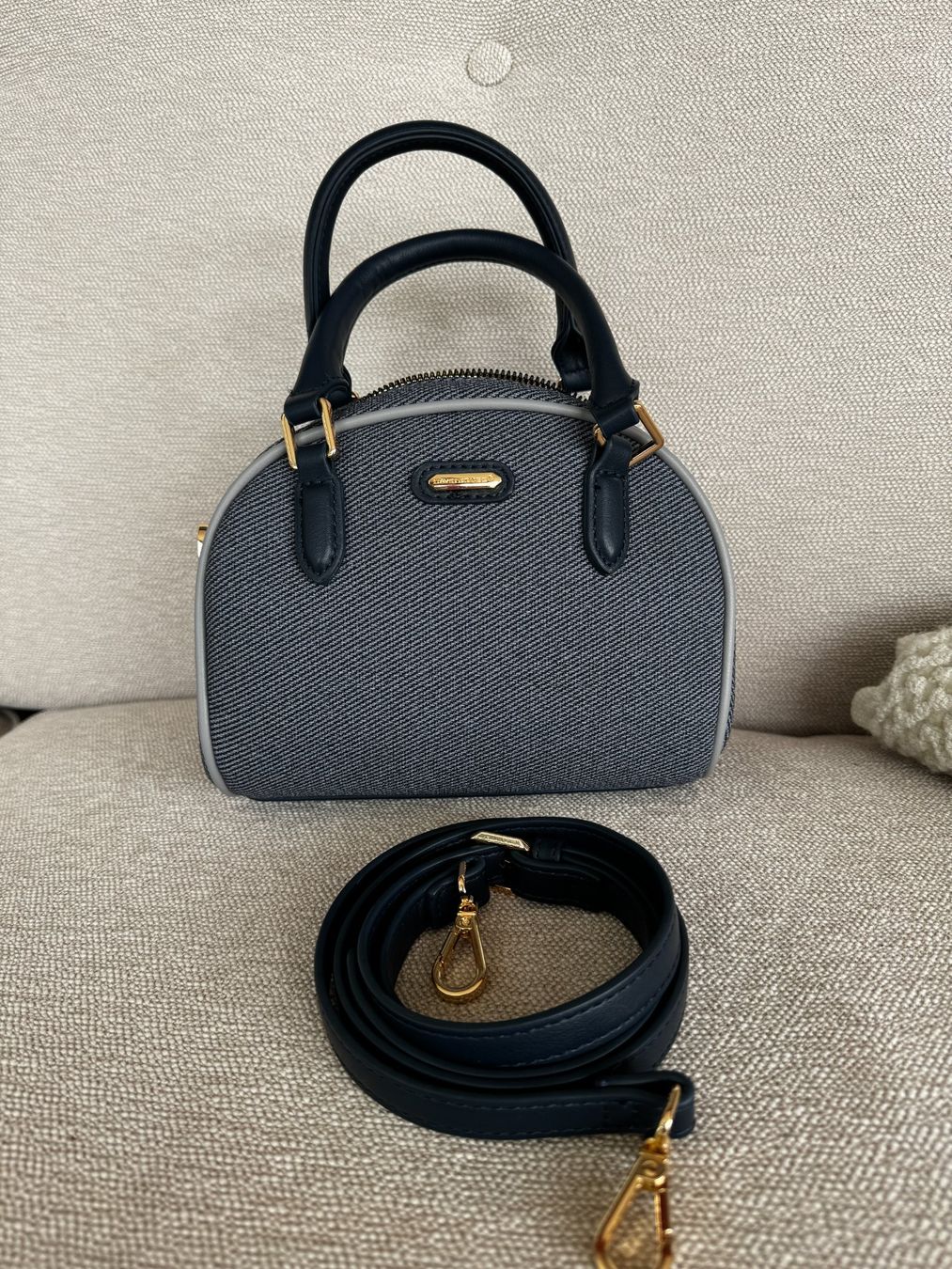David Jones Borse: David Jones Bowling bag blau – Nuovo (secondo la descrizione) da Muttenz venduto da einfach-schoen