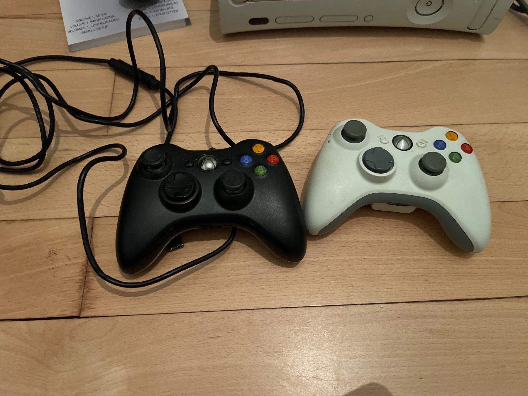 Microsoft Console: Xbox 360 Konsole mit 2 Controllern – Usato da Thun venduto da BanjoDan 2