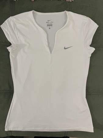 Nike  M size - tennis t- shirt