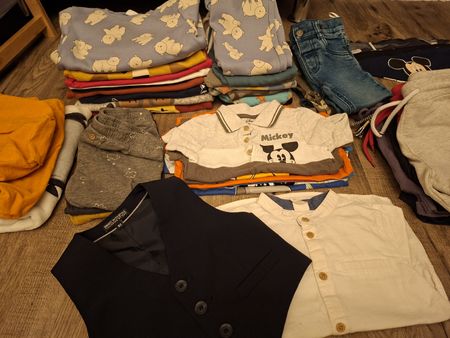 Kleiderpaket Junge (42 Teile) Grösse 92