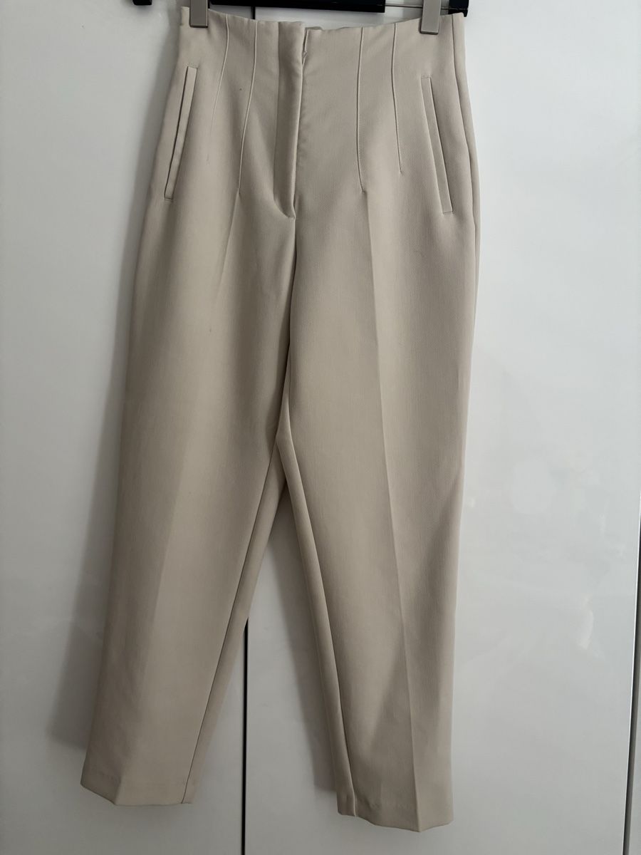 Lots de vêtements: 3 Stoffhosen Grösse 34 – Neuf (Voir description) à Biel/Bienne par adna.sc