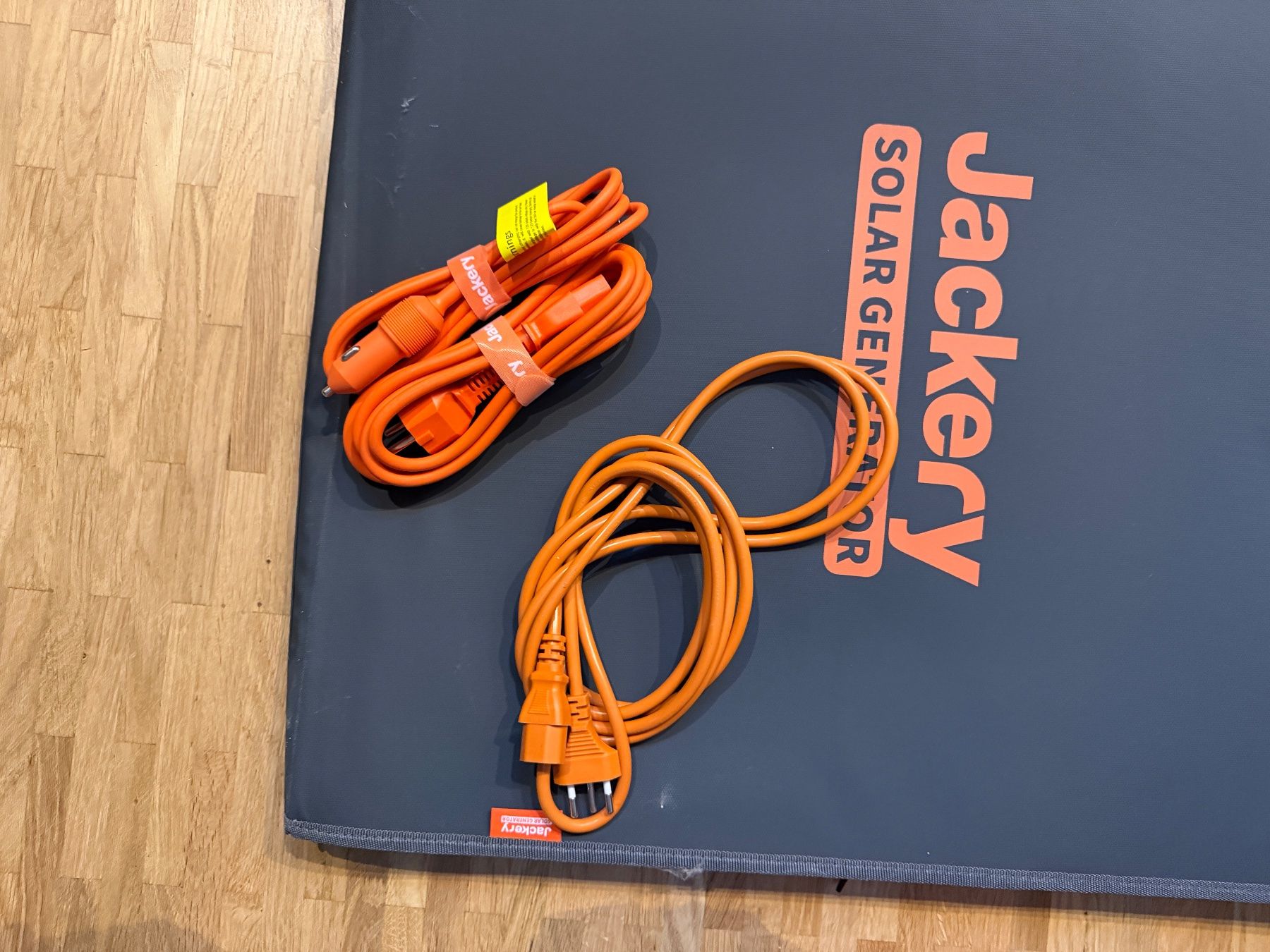 Jackery Dispositivi a energia solare: Jackery Explorer 2000 Pro Powerstation mit Solarpanel 200 – Usato da Wabern venduto da michelfrancis 6