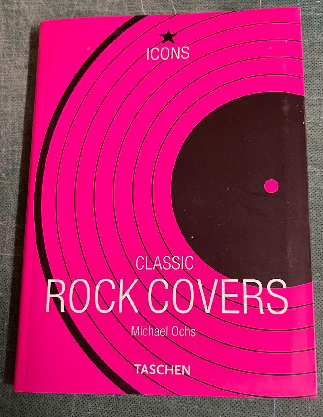 Libri: Buch: Icons - CLASSIC ROCK COVERS – Nuovo (secondo la descrizione) da Frenkendorf venduto da Yard-Sale-2000