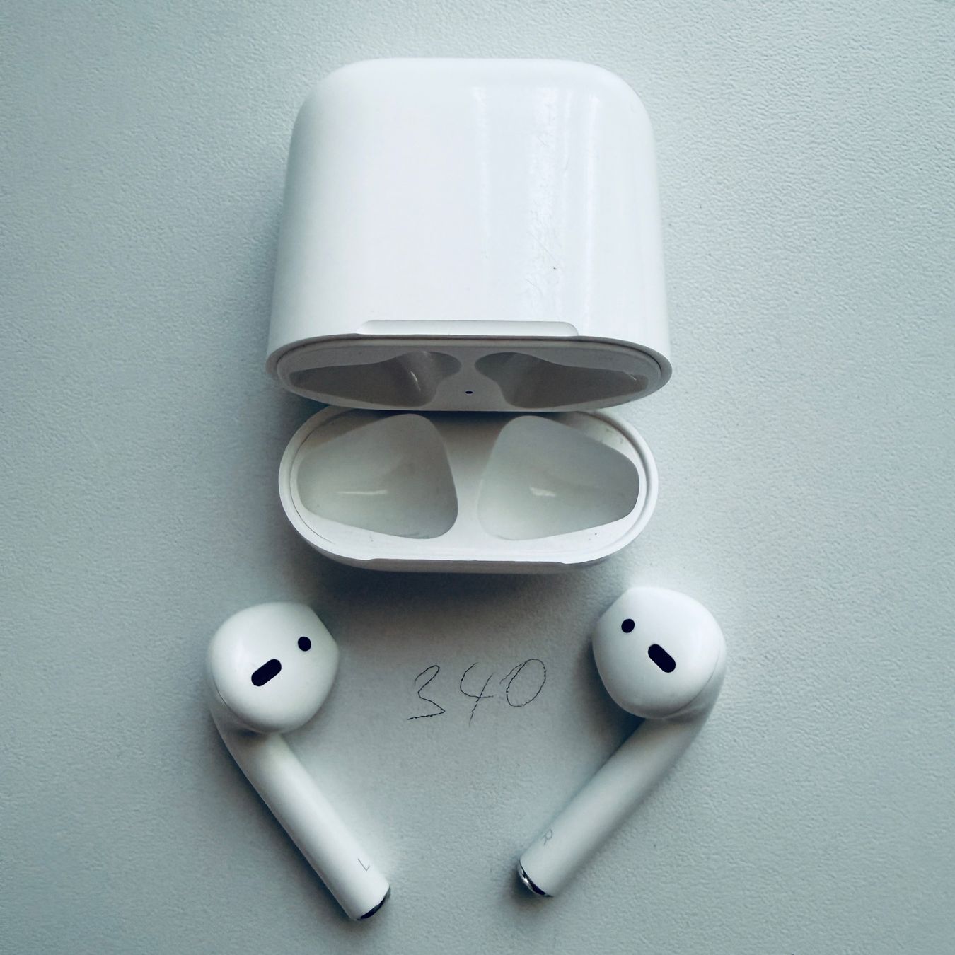 Apple Cuffie: Original Apple AirPods 2 Gen. Wireless Kopfhörer & Case – Usato da Basel venduto da MY.AIRPODS.SHOP 2