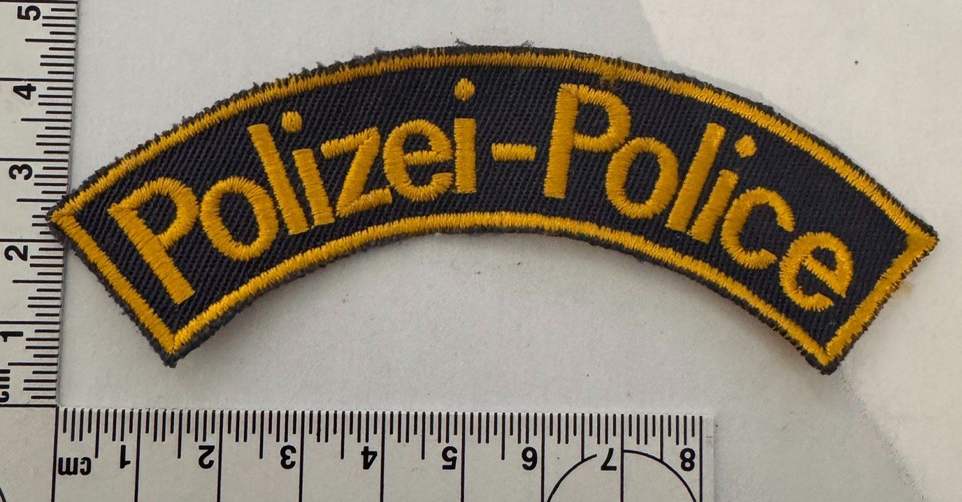 Placchette & Badge: 1 Polizei Abzeichen "Polizei-Police" – Nuovo (secondo la descrizione) da Zürich venduto da Policepatch