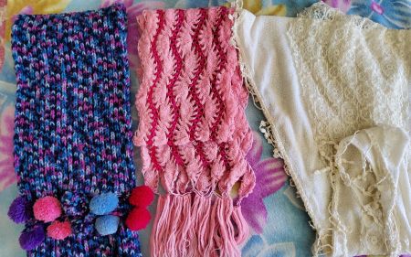 Many scarves / schal (almost neu)