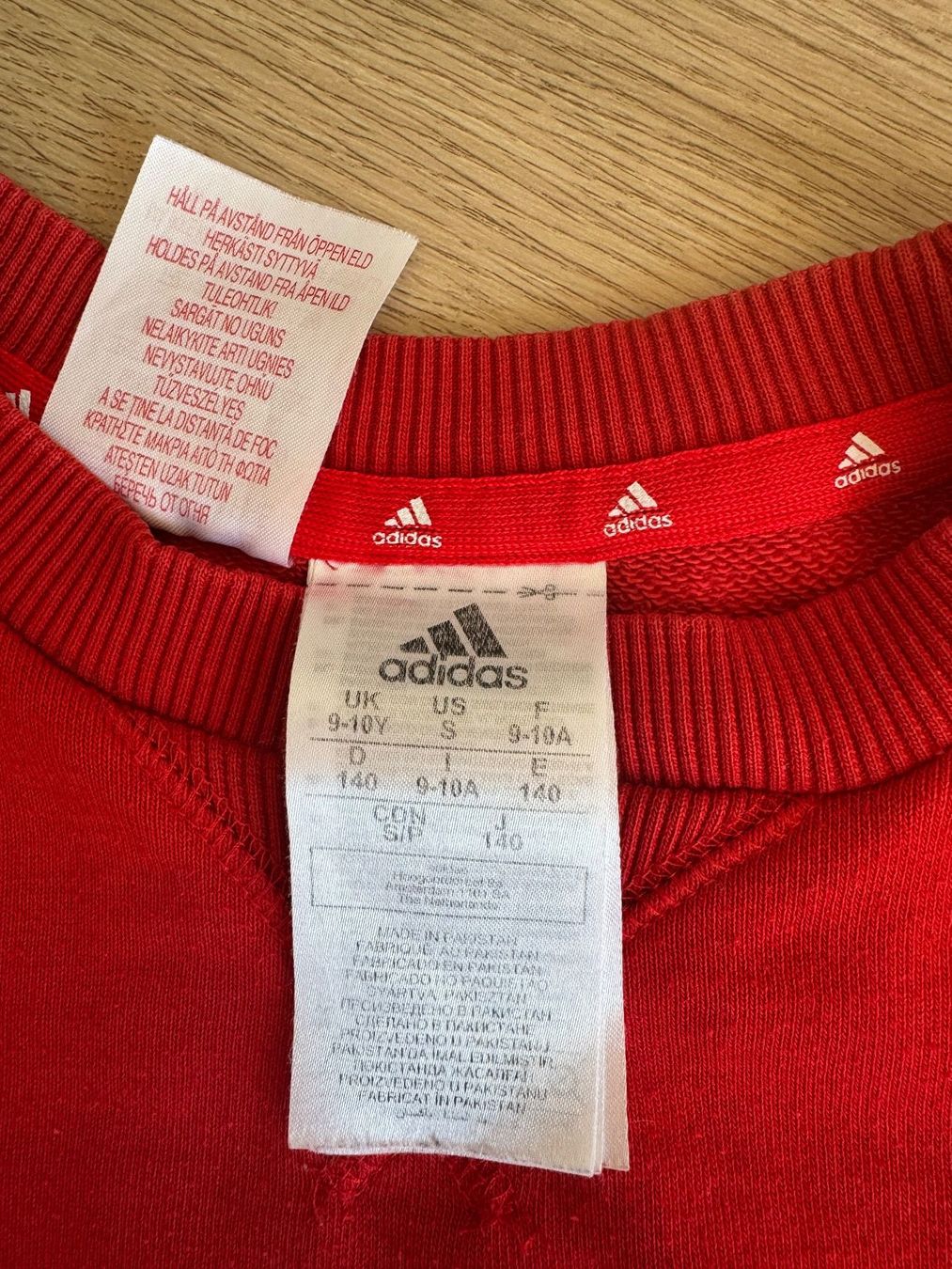 Adidas Maglioni & Felpe: Adidas Pullover, Gr. 140, Rot, Top Zustand – Usato da Aathal-Seegräben venduto da Kati_Mey 2