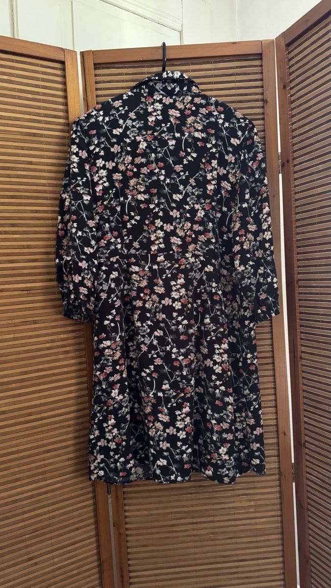 Vero Moda Kleider: Kleid/Tunika Vero Moda, M – Gebraucht aus Gümligen von morticiaaddams 2