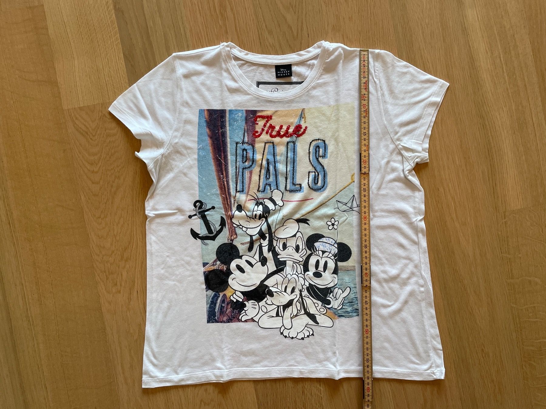 Disney T-shirt: Tshirt Disney Mickey Mouse 38 – Usato da Basel venduto da pilzliii