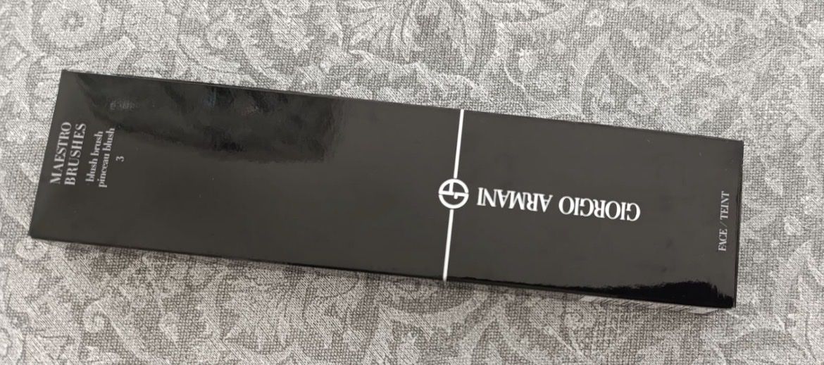 Armani Make-up: Giorgio Armani Maestro Brush #3 Blush Brush – Nuovo e nell'imballaggio originale da Hergiswil NW venduto da pol_9dl8 4