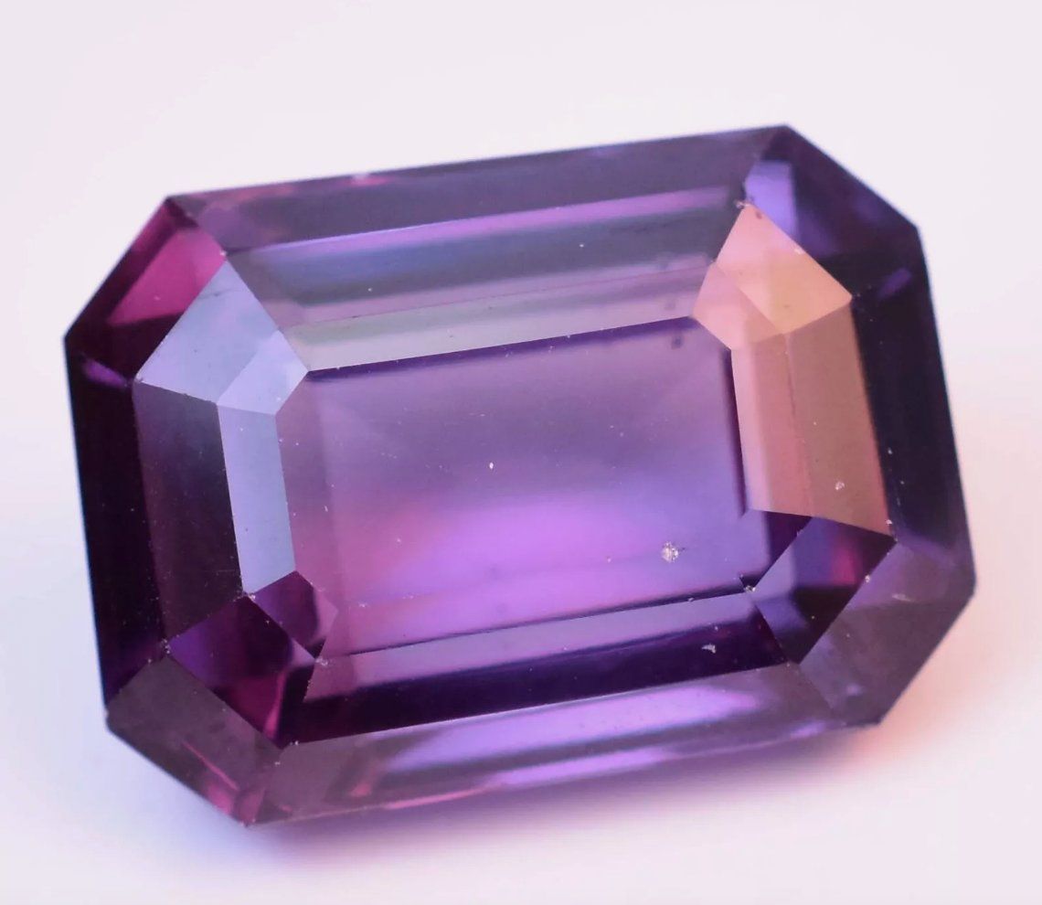 Pietre preziose: 10.00 Ct Certified Stunning Loose – Nuovo e nell'imballaggio originale da Genève venduto da AWWA