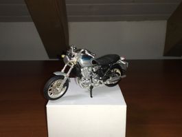 Triumph 900 Thunderbird 1/18