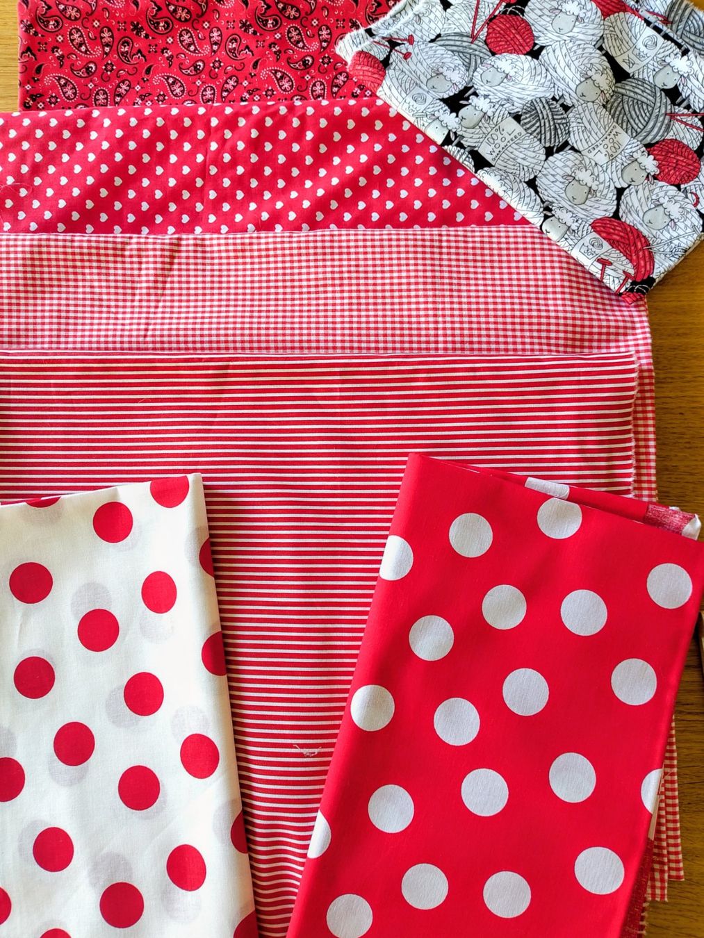 Tessuti: Baumwollstoffe in rot, auch für Patchwork geeignet – Nuovo (secondo la descrizione) da Winterthur venduto da hel_p7zl