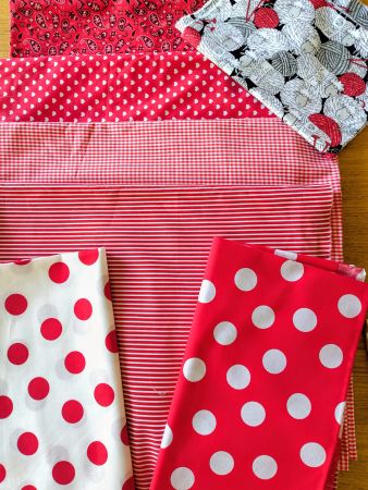 Baumwollstoffe in rot, auch für Patchwork geeignet