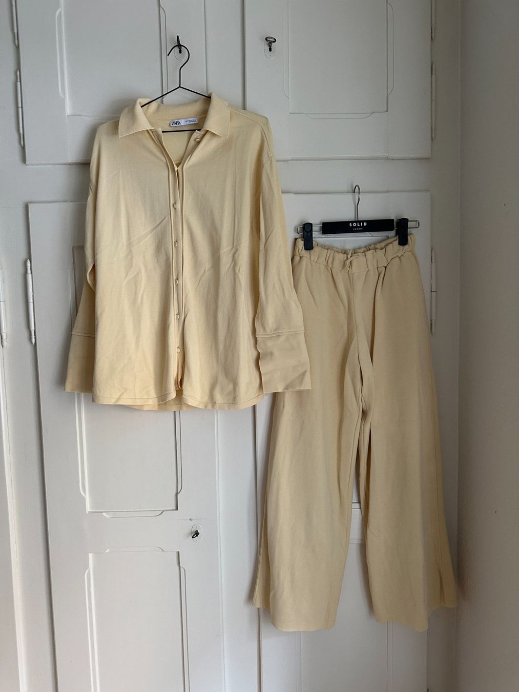 Zara Completi & Tailleur: ZARA - Zweiteiler hellgelb pastellfarben M – Usato da Zürich venduto da Diazaio