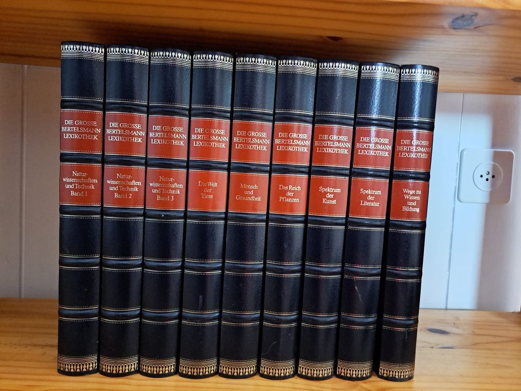 Libri: Bertelsmann Lexikothek – Usato da Willisau venduto da tan_wy9q
