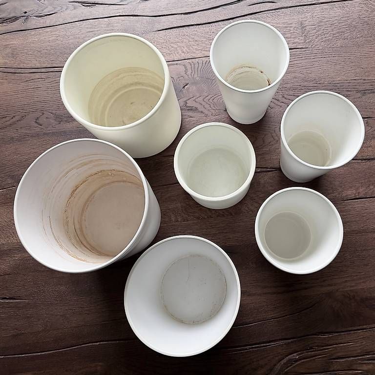 Vasi per fiori: Weisse Blumentöpfe, 12-20 cm, 7 Stück – Usato da Chur venduto da mir_8ns7 1