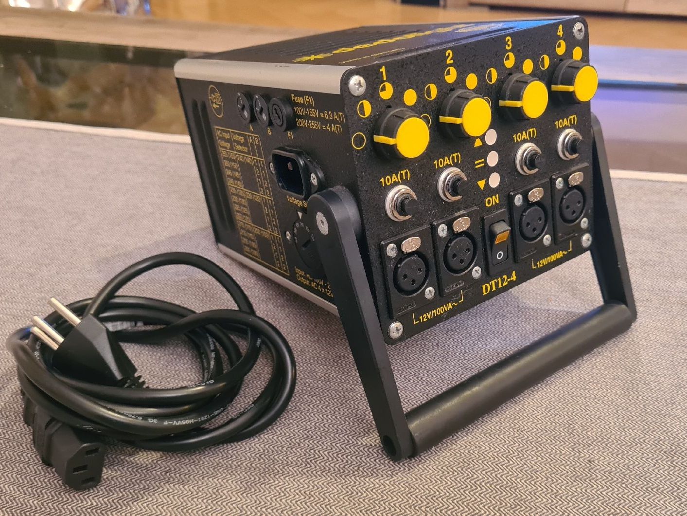 Lampade: Dedolight DT12-4 Transformateur studio 4x 12V150 watts – Usato da Neuchâtel venduto da gra_msx7