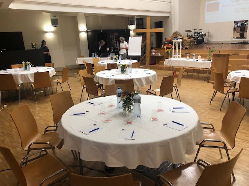 Tische: Tables pliables pro et chariot  – Gebraucht aus Gingins von Miouly 2