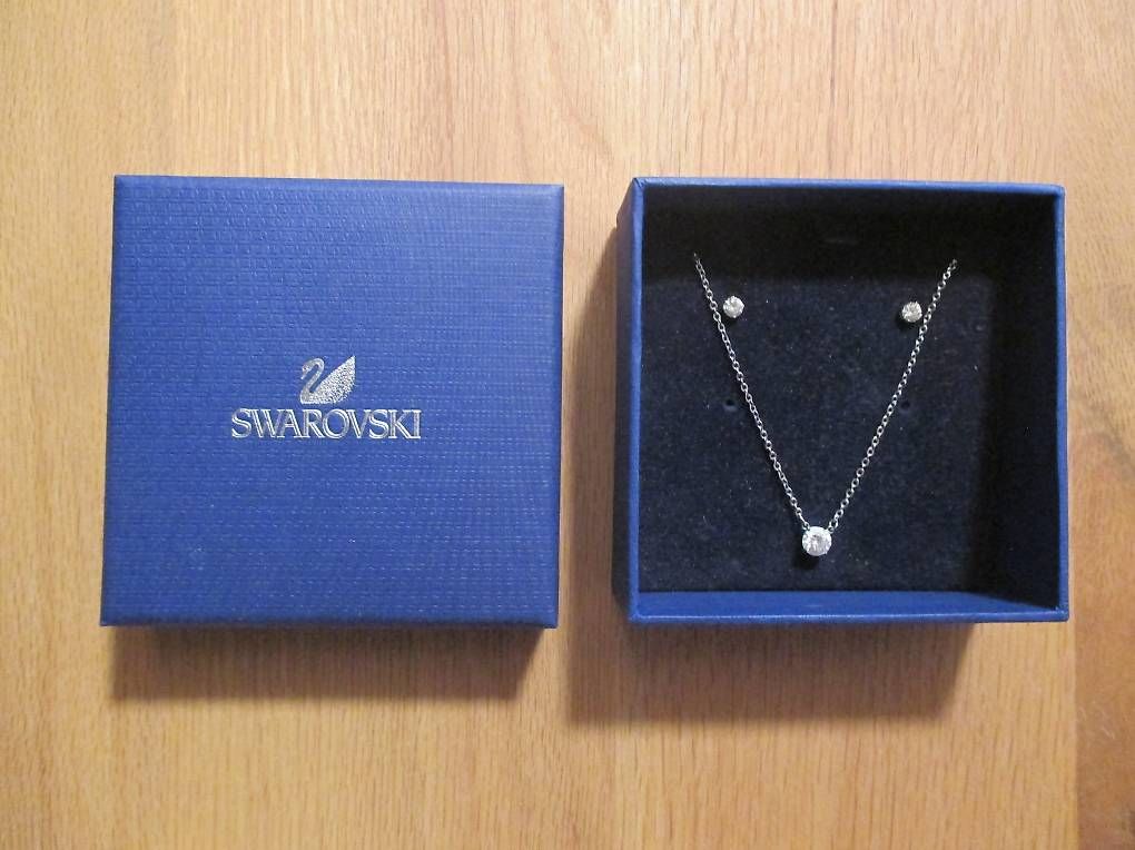 Swarovski Catenine: SWAROVSKI Set Attract, Halskette mit Ohrstecker – Usato da Spiegel b. Bern venduto da _RoSaLiE_ 1