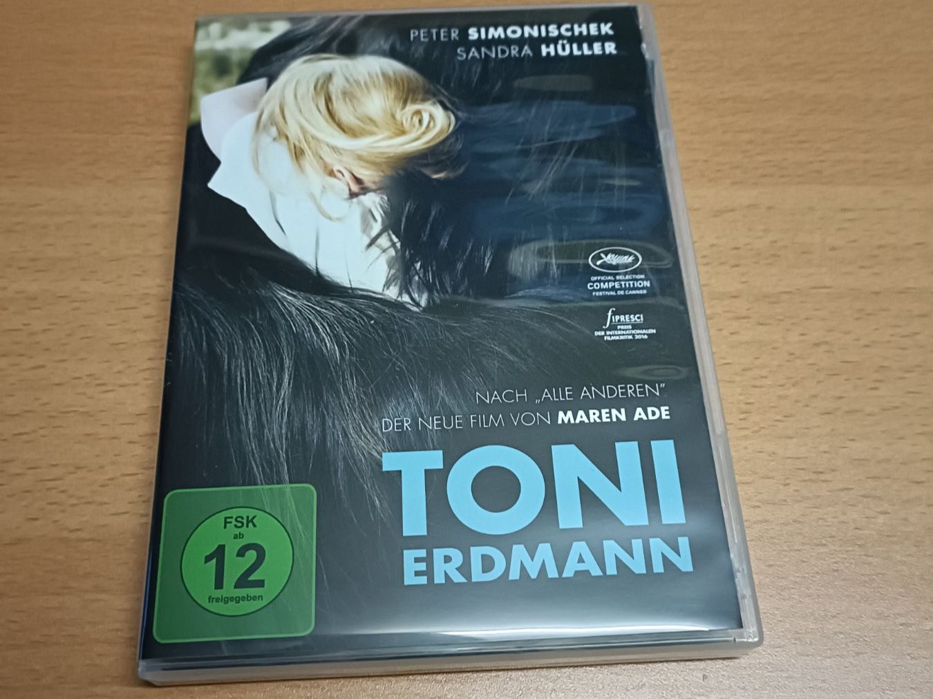 Tutti i DVDs: Toni Erdmann inkl. Poster, Postkarten und Fanmaterial – Usato da Köniz venduto da Movieportal007