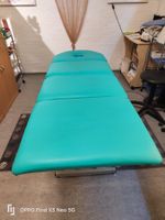 Breite Massageliege, elektrisch höhenverstellbar
