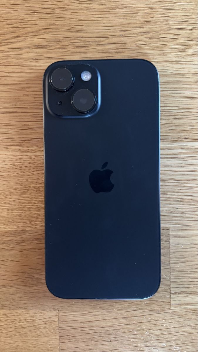 Apple Telefoni cellulari / Smartphones: iPhone 15 256GB black – Usato da Holderbank SO venduto da Nicoo93 2