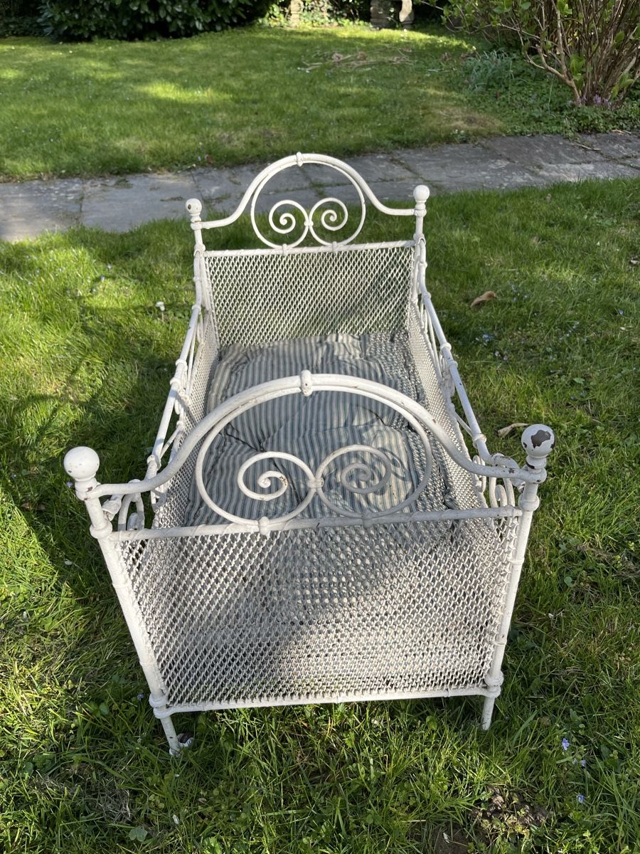 Giocattoli: Puppenbett Antik – Usato da Binningen venduto da Goldsmith8 1