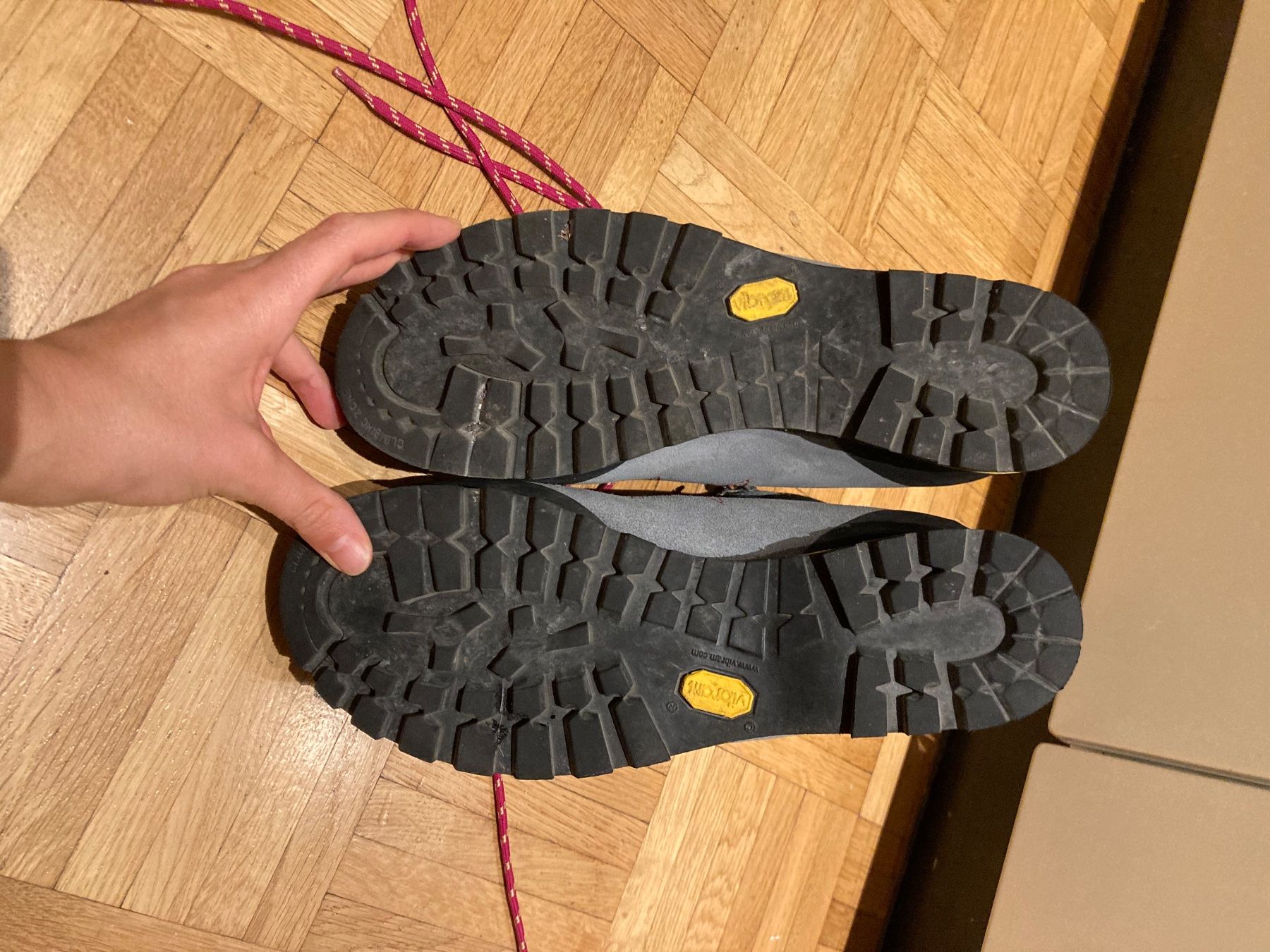 Damenschuhe: Steigeisenfeste Wanderschuhe Dolomite – Gebraucht aus Basel von wd-07 3