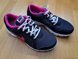 Nike Air 38.5 (relativ wenig gebraucht) - bald entsorgt