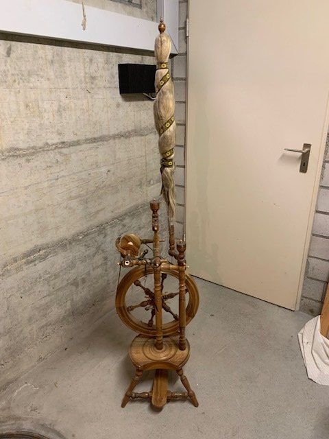 Rouets anciens: Antikes Spinnrad – D'occasion à Zofingen par jhp_x7qc 3