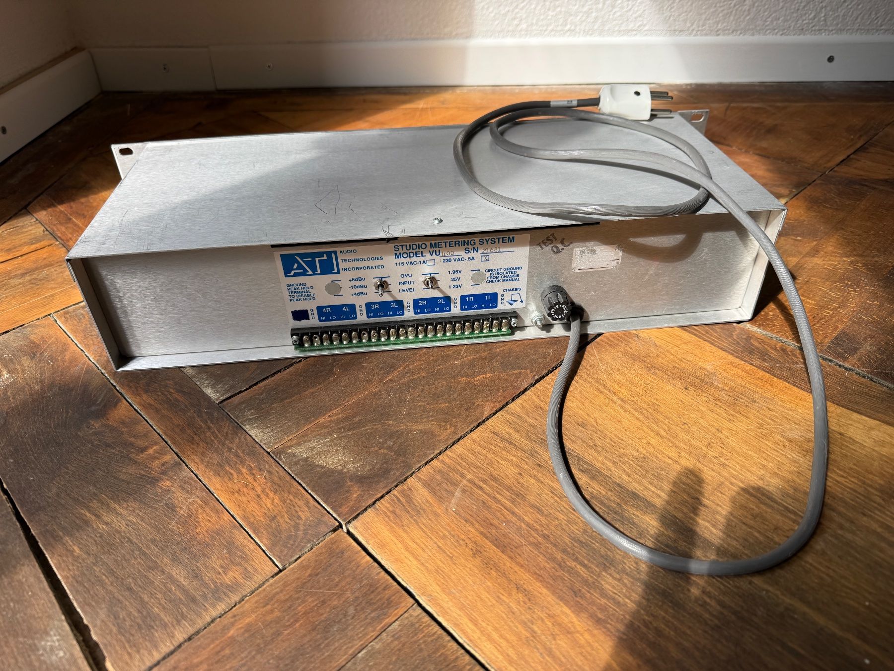 Console di mixaggio: ATI Studio Metering System VU400 – Difettoso da Bern venduto da A.W.S.R 2
