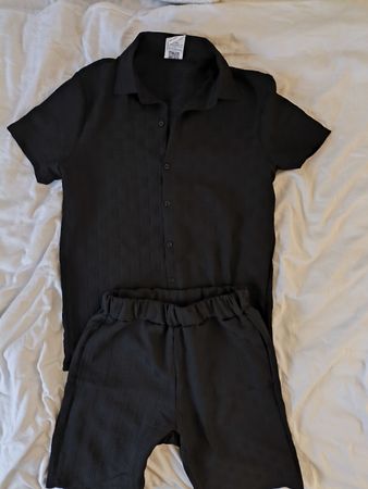 Wunderschönes Outfit, sieht stylisch aus ☀️