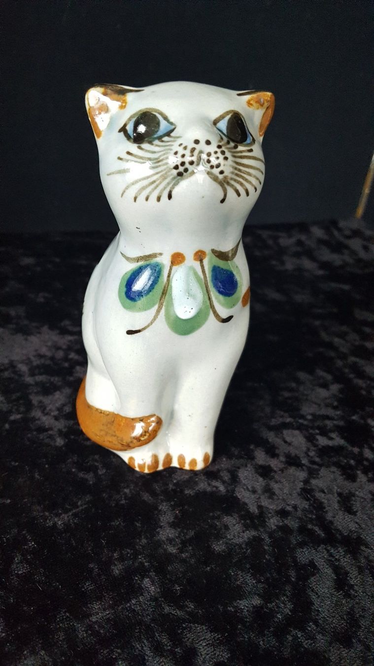 Statuette: Katze aus Steingut handbem. – Usato da Reinach venduto da 3Guggerli