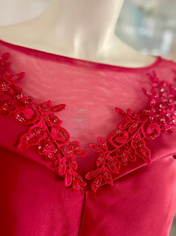 Vestiti: Abendkleid rot – Usato da Luzern venduto da Brokiland 4