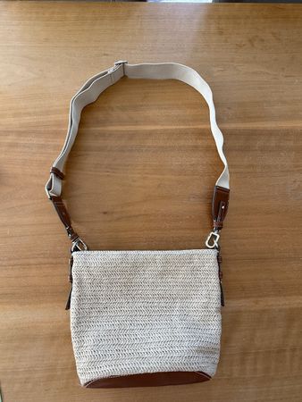 Umhängetasche Strohoptik braun mit Gurt neuwertig 20x25cm