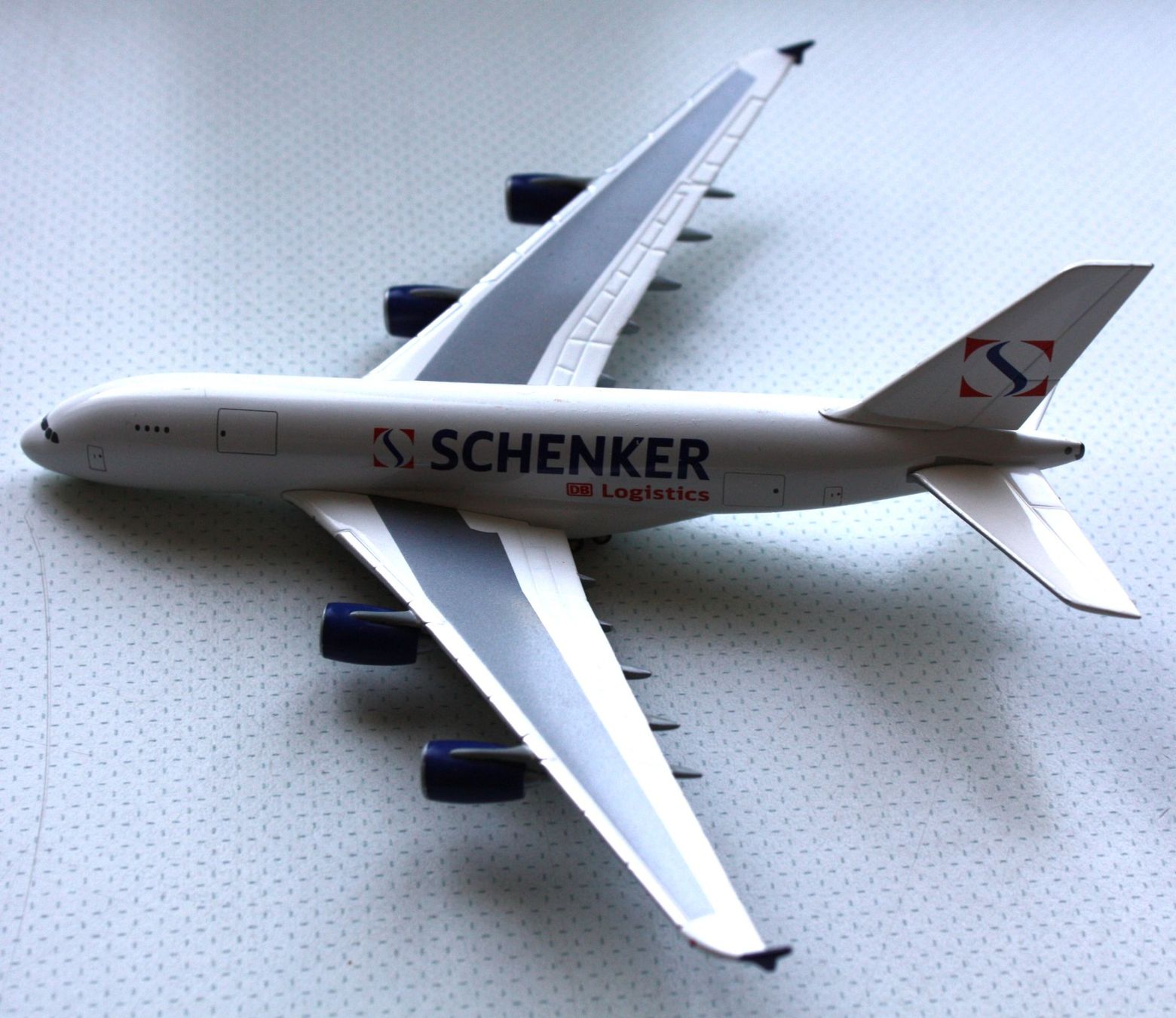 Herpa Kit di modellismo & Modellini statici: Herpa Modellflugzeug Schenker Logistics, unbespielt – Usato da Wettingen venduto da Licht08