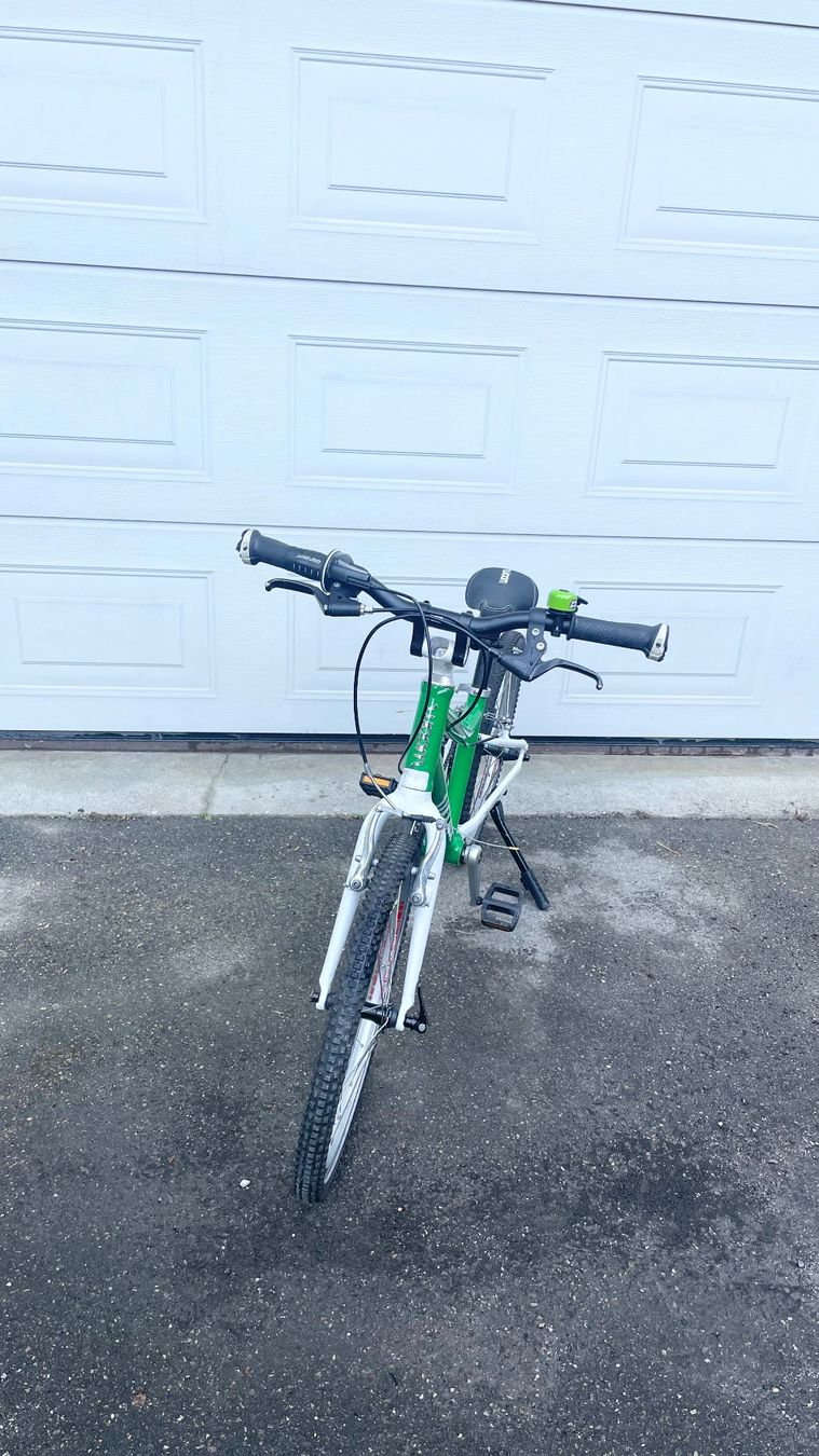 Woom Vélos: Woom 4, Grün, gute Zustand – D'occasion à Ebmatingen par yuk_df9q 9