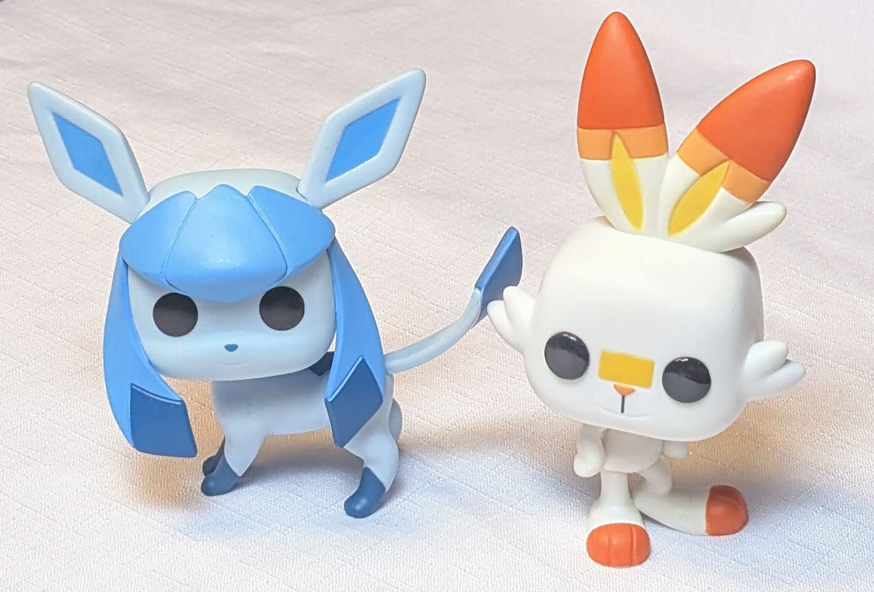 Funko Figuren: Funko Pop! Pokemon - 2er Set - Glaceon & Scorbunny – Neu (gemäss Beschreibung) aus Wängi von ABIZONE-86