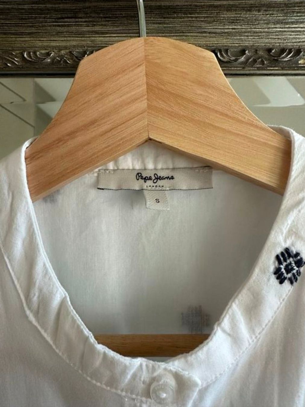 Pepe Jeans Blusen: Pepe Jeans Bluse (weiss mit Muster) S – Gebraucht aus Dübendorf von LoRi-2026 2